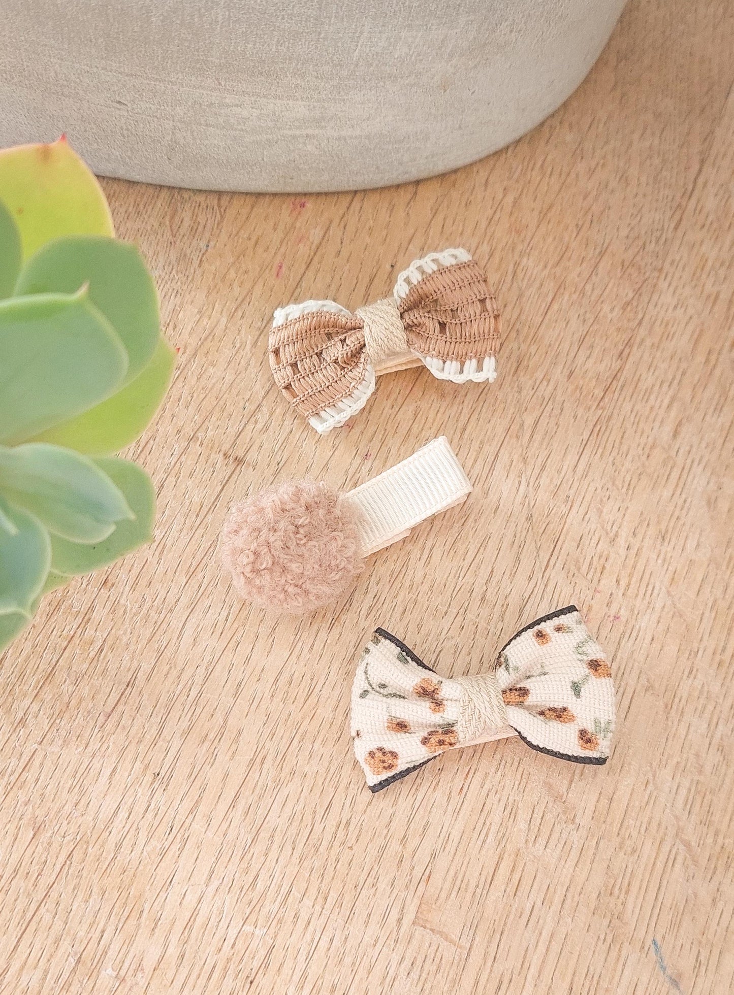 Neutral Baby Bows, Beige Bows, Fully Lined Clips, Baby Fringe Clips, First Hair Clips, Toddler Hair Clips, Gentle Hair Clips, Fully Lined