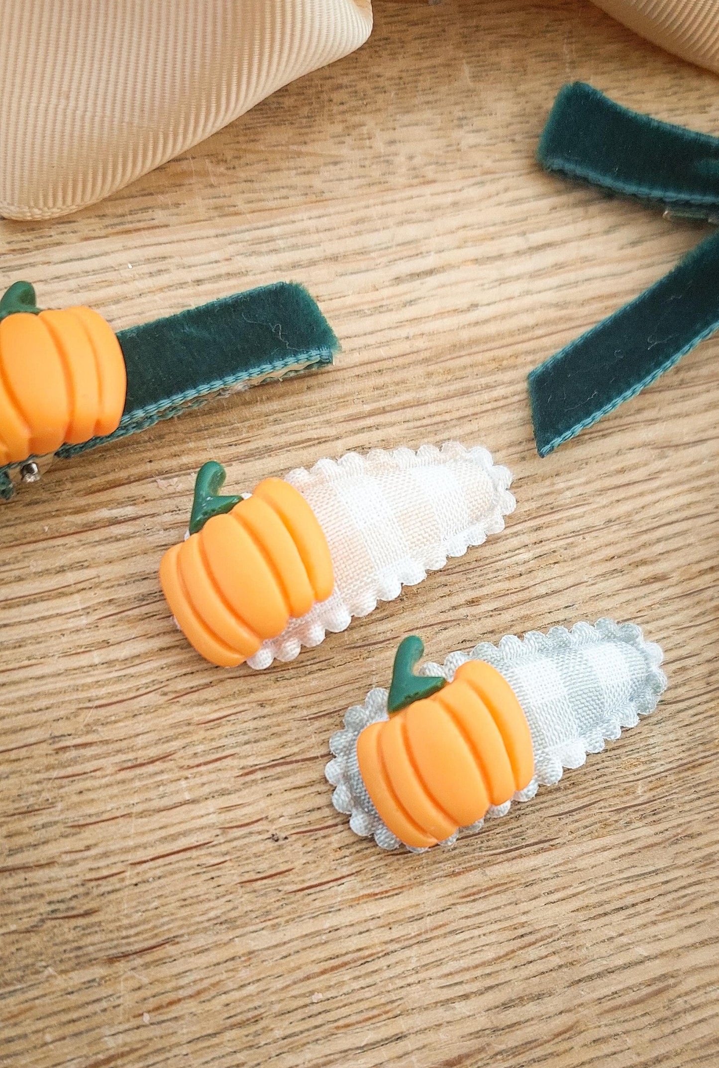 Pumpkin Hair Clips, Pumpkin Bows, Halloween Hair Clips, Baby Bows, Baby Hair Clips, Fall Girls Bows, Halloween Bows, Toddler Hair Clips