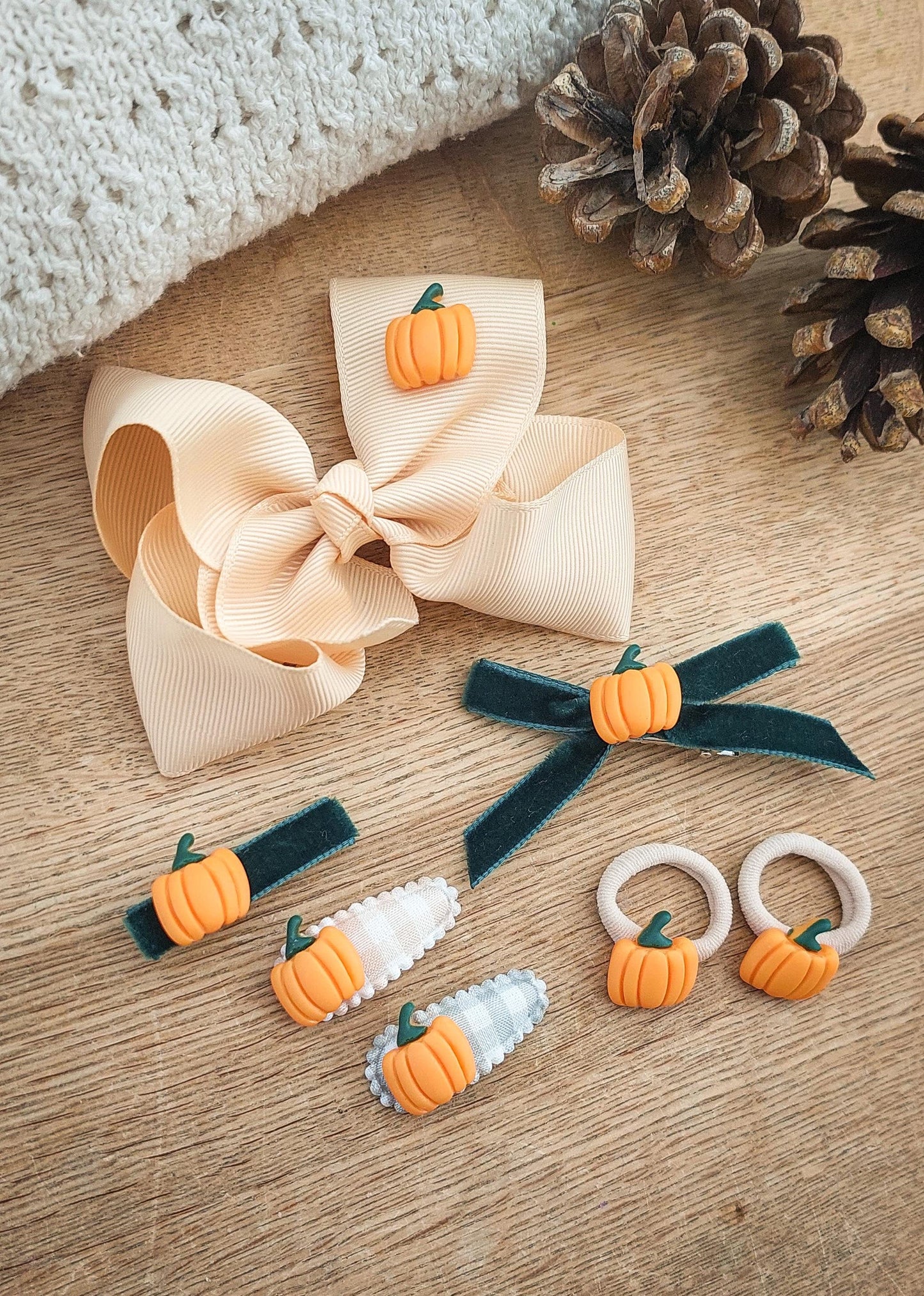 Pumpkin Hair Clips, Pumpkin Bows, Halloween Hair Clips, Baby Bows, Baby Hair Clips, Fall Girls Bows, Halloween Bows, Toddler Hair Clips