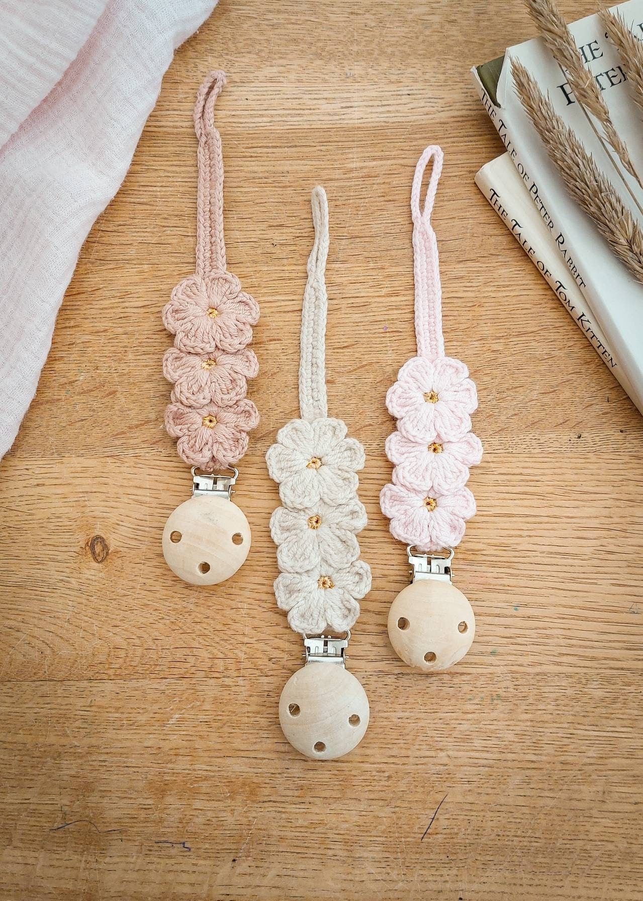 Dummy Clip, Pacifier Clip, Boho Dummy Clip, Neutral Dummy Clip, Pretty Dummy Clip, Dummy Chain, Dummy Holder, Occassion Dummy Clip, Flowers