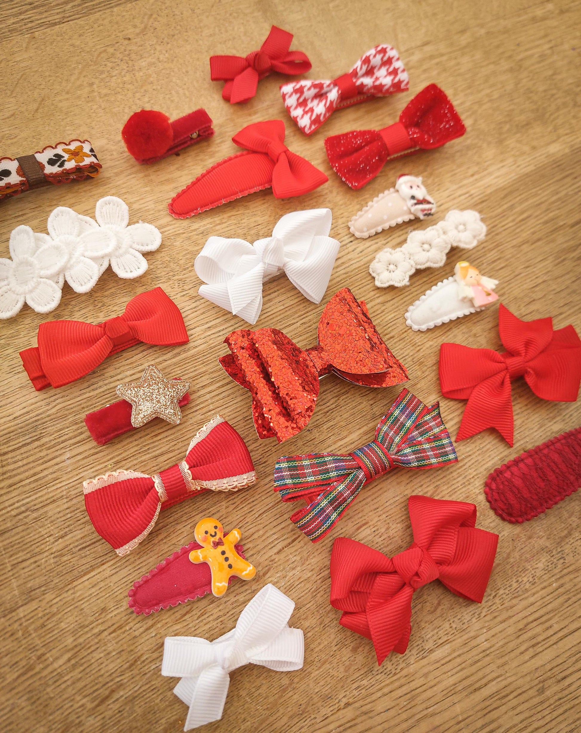 Christmas Hair Bows, Festive Hair Clips, Red Bows, Christmas Hair Accessories, Toddler Bows, Baby Hair Clip, Stocking Fillers, Girls Bows