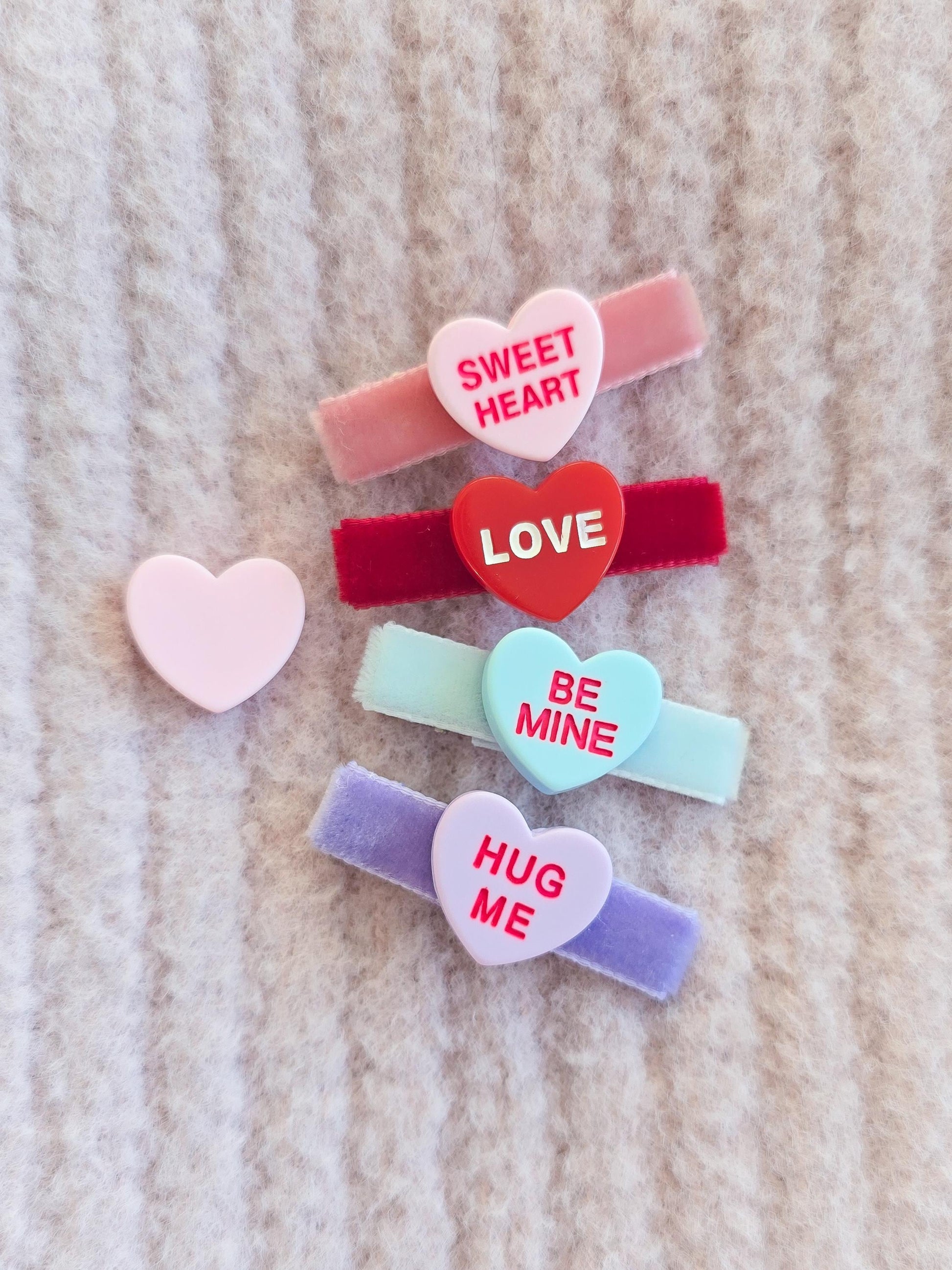 Valentines Hair Clips, Love Heart Hair Clips, Valentines Gift for baby, Baby Hair Clips, Girls Valentines Gift, Heart Hair Clips, Lovehearts