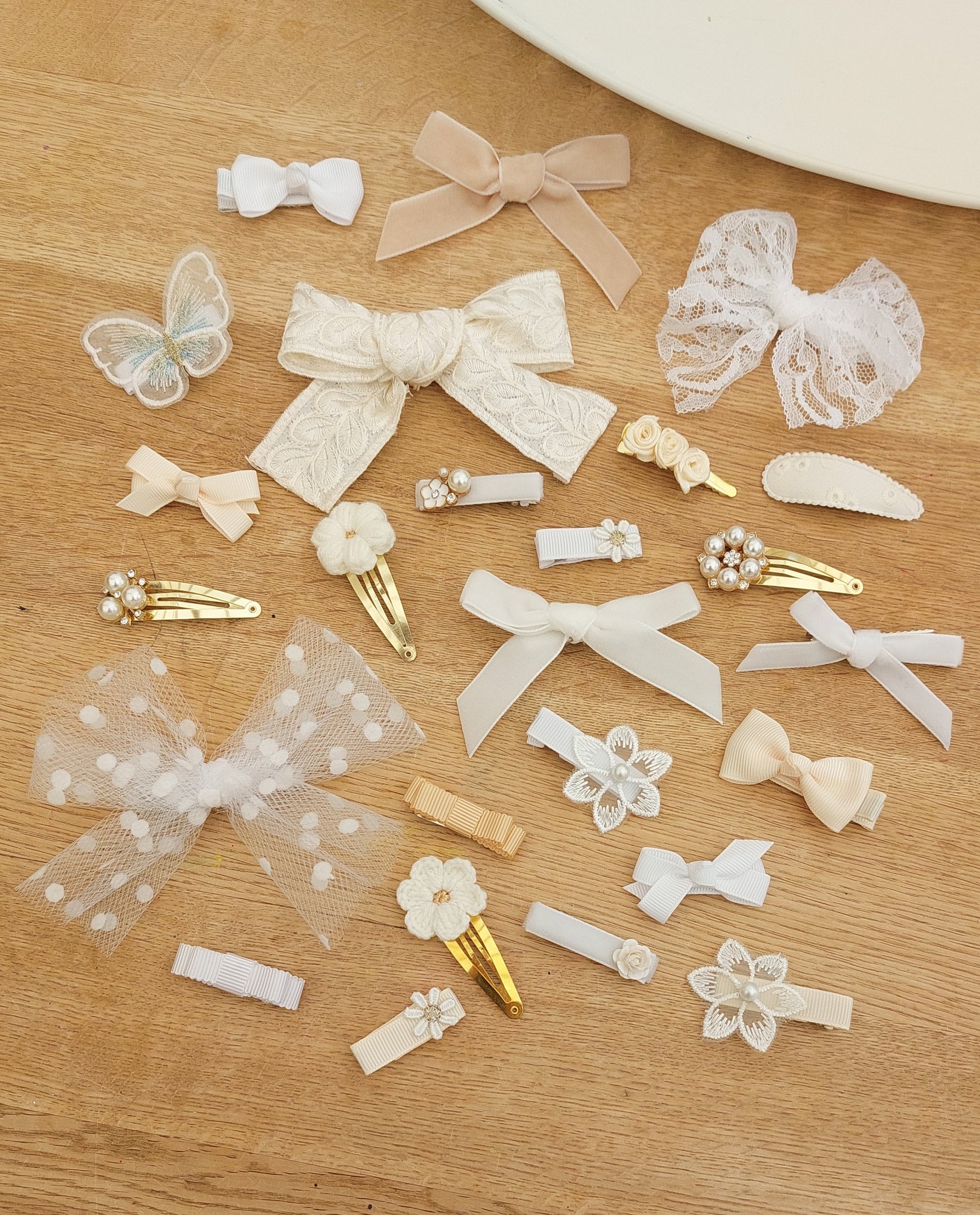 Christening Hair Clips, Flower Girl Hair Clips, Baptism Hair Clips, Flower Girl Hair Accessories, White Bows, Christening Bows
